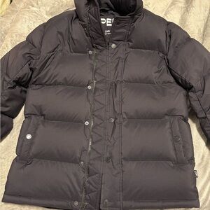 Black Puffer Jacket with High Collar and Quilted Design